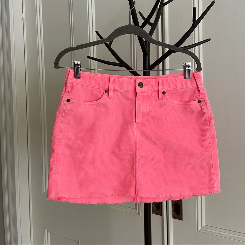 Carve Designs Stretch Corduroy Mini Skirt. Raw Hem. Size 4. Watermelon Pink.